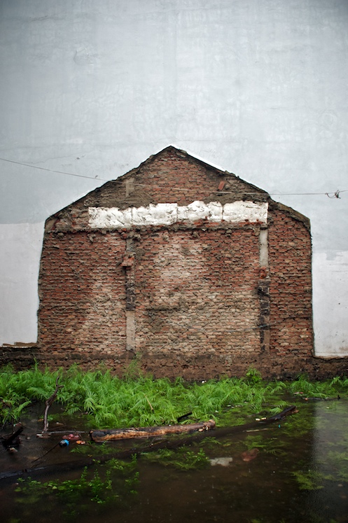 Little house in the wall