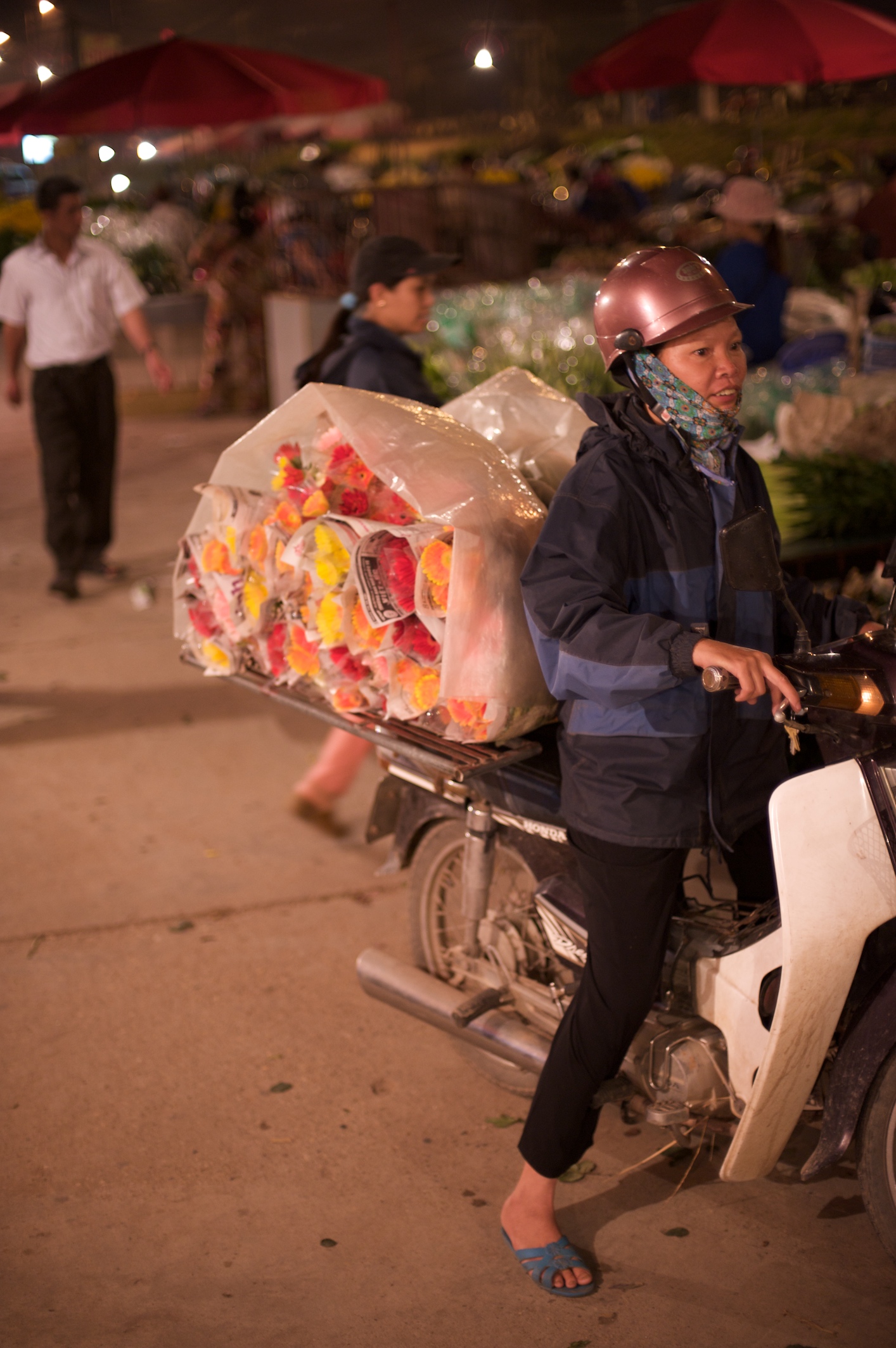 At the flower market - the transporter (bis)