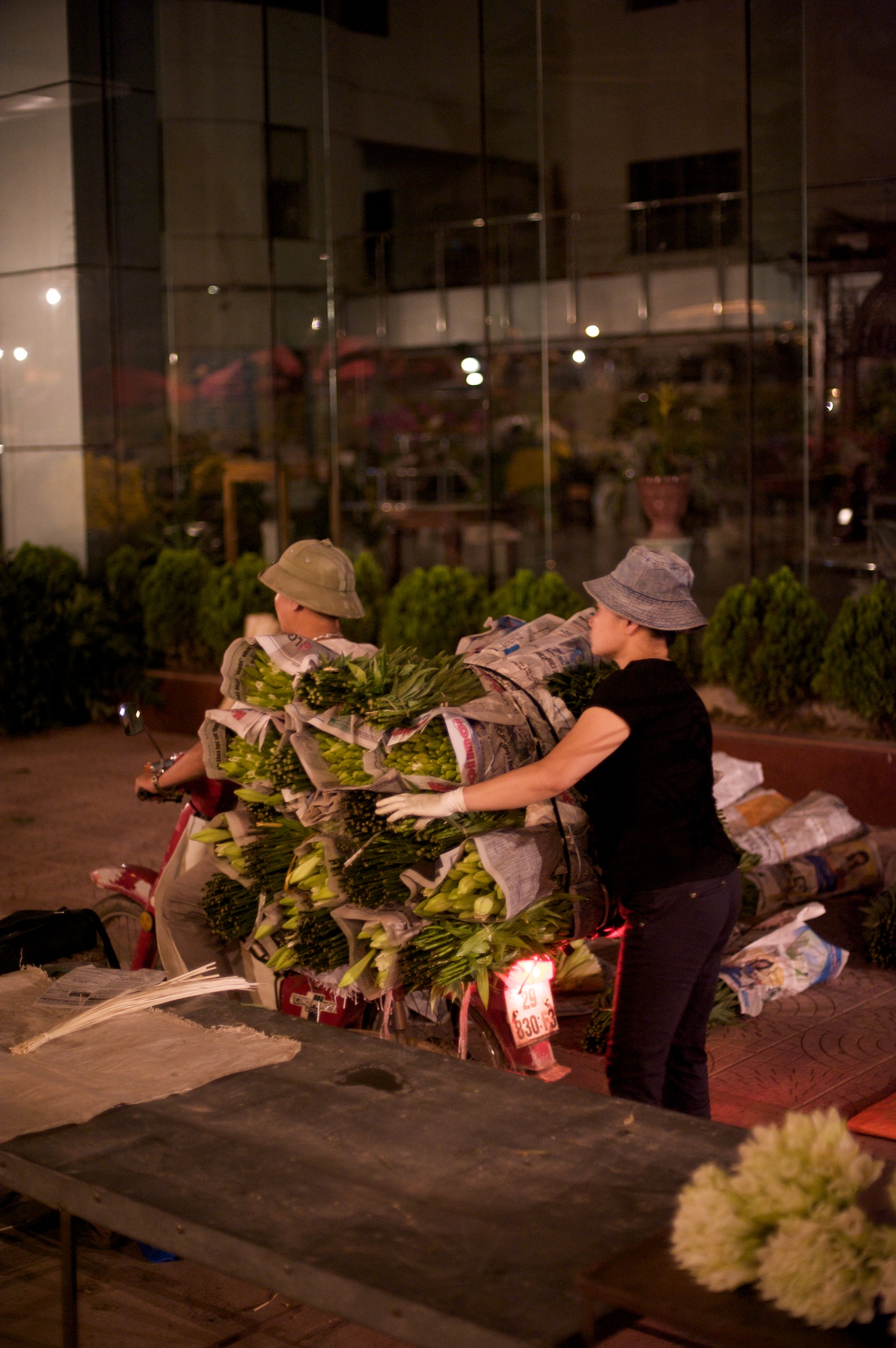 At the flower market - loading the bike