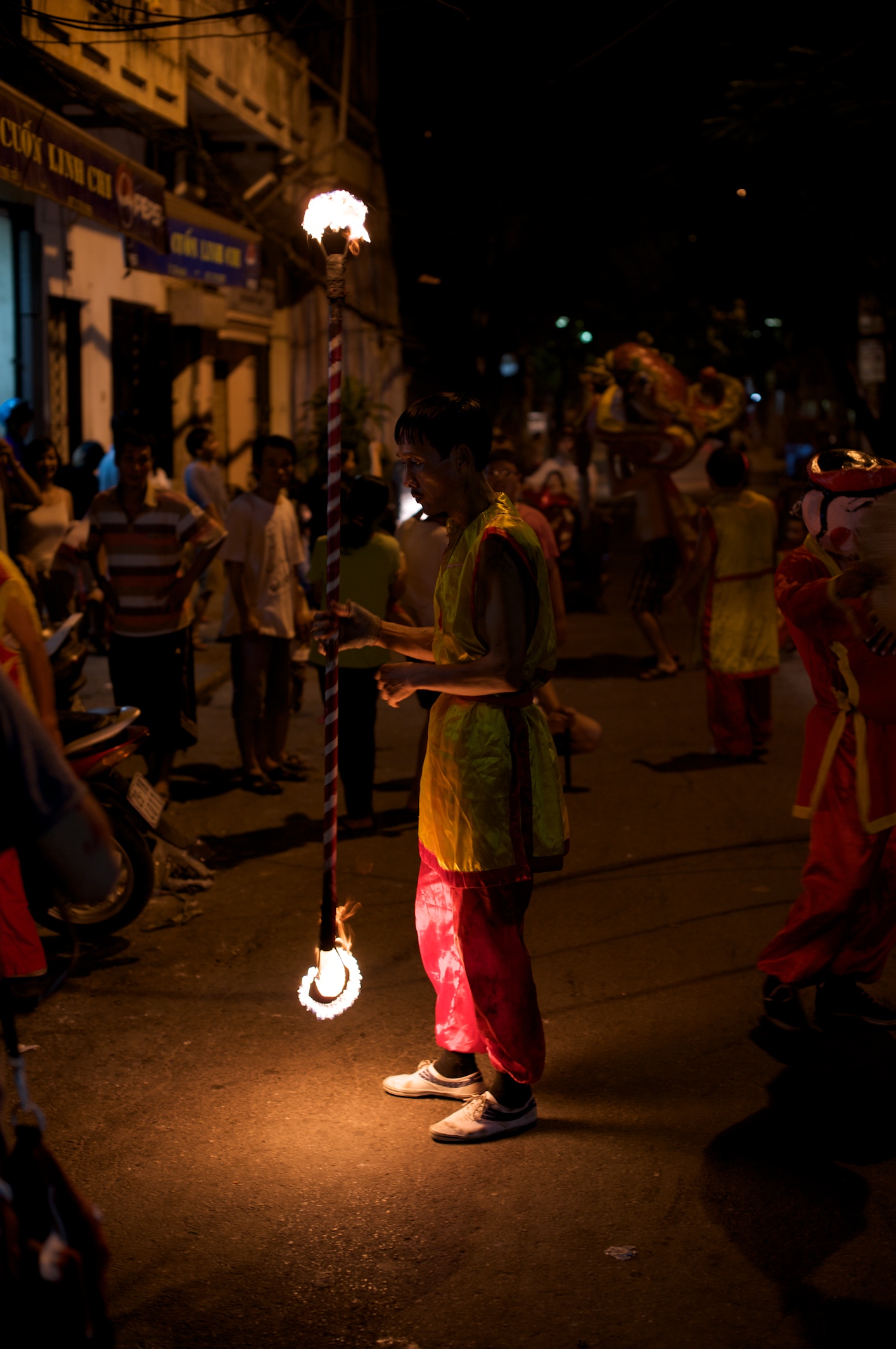 Tết Trung Thu - The fire dancer